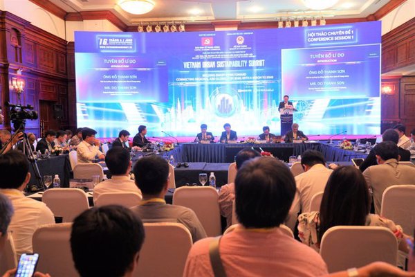 Thúc đẩy chuyển đổi số và phát triển đô thị thông minh