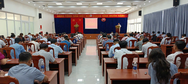 Sở Xây dựng tổ chức Hội nghị  “Học tập và làm theo tư tưởng, đạo đức, phong cách Hồ Chí Minh về thực hiện tiến bộ, công bằng xã hội; quan tâm chăm lo đời sống vật chất, tinh thần cho đồng bào dân tộc tỉnh Đắk Lắk”!