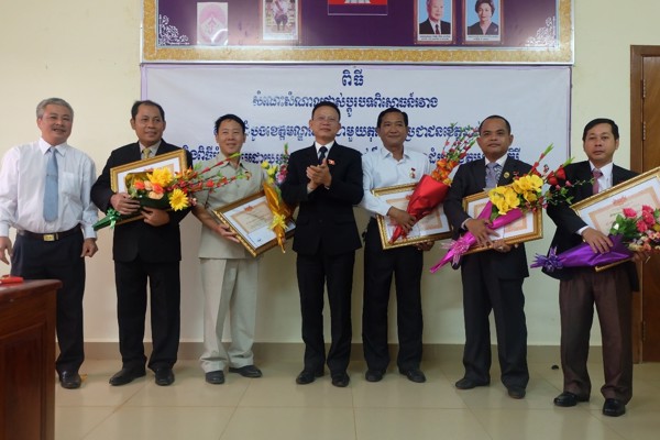 Đoàn công tác Tòa án nhân dân tỉnh thăm và làm việc tại Tòa án sơ thẩm tỉnh Mondulkiri –Vương quốc Campuchia